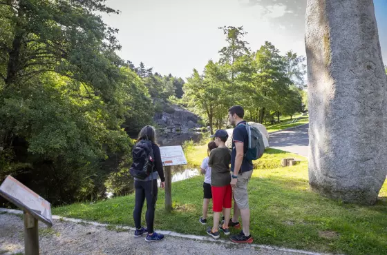 Départ du sentier des immortels et lac de Vialavert