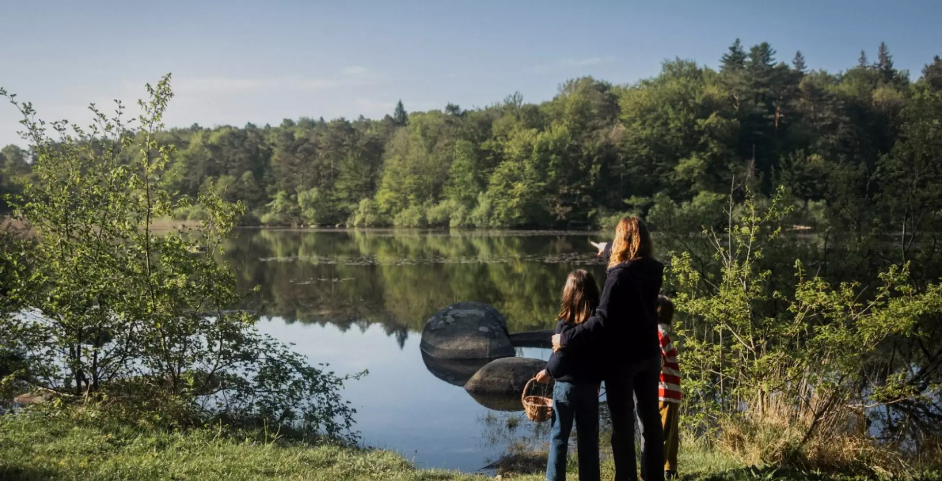 Une belle vue sur le lac du Merle dans le Tarn