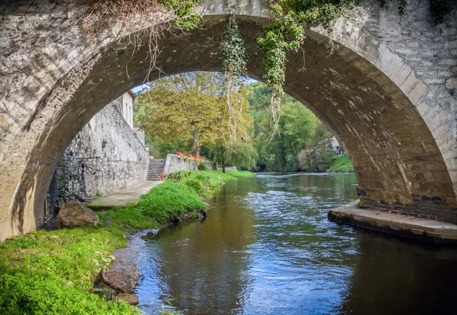 Pont sur la rivière Agout